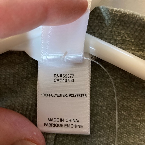 Wynne Lounge, P/L, Green Button Down, Women's, Oversized Sweater - Picture 6 of 7